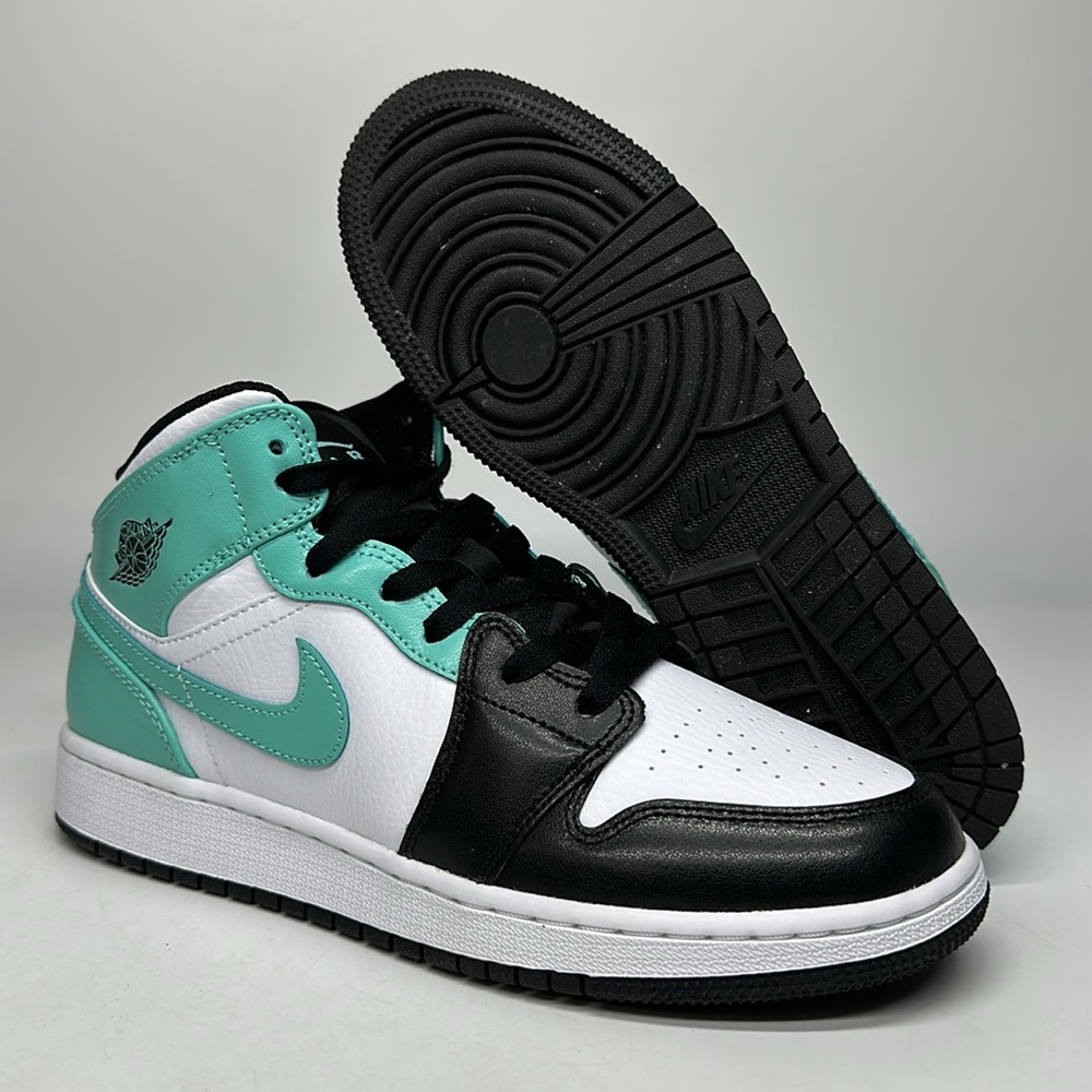 USED Youth Nike Air Jordan 1 Mid Tropical Twist Black Shoes 554725-132 (GS) - Picture 2 of 8